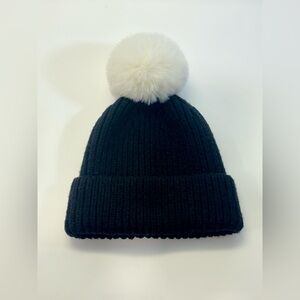 Norla Canada Black Beanie Pom Pom Beanie